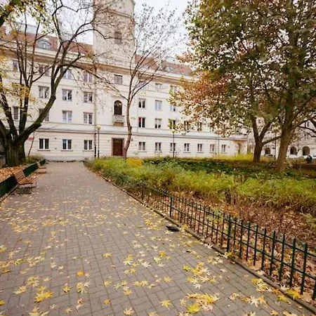 Nowy Swiat Apartment Warsaw